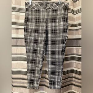 Torrid 2x grey & white plaid leggings